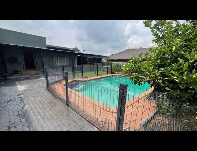 4 BEDROOM HOUSE FOR SALE IN FLORENTIA